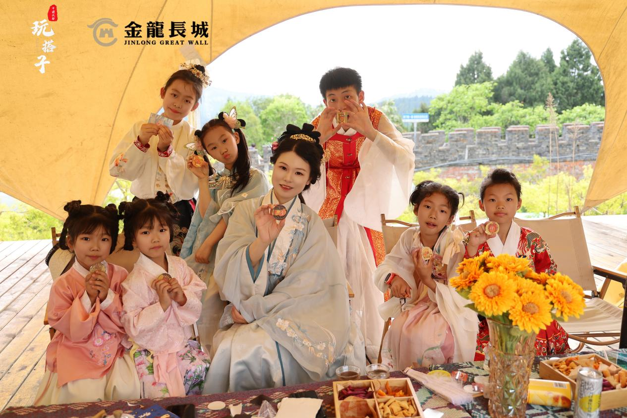 榜樣力量 | 6萬+人奔赴！四川人專屬「小小長城」火出圈